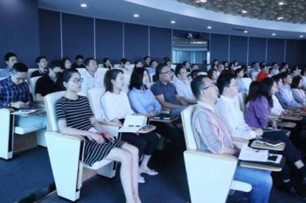 聚焦發(fā)展，賦能海銀——海銀集團召開總部全員大會