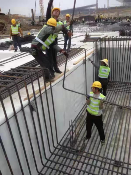 港珠澳大橋通車，卓寶守衛(wèi)“新世界七大奇跡”