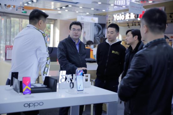 蘇寧、國(guó)美、京東之家門店排隊(duì)搶購(gòu) OPPO Find X3系列首銷火爆