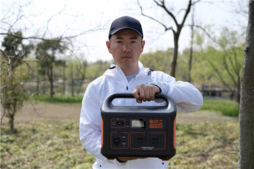 戶外大佬都在用的續(xù)電神器，電小二戶外電源憑什么！
