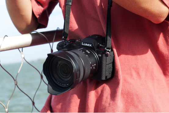 松下LUMIX S5掛機頭？當(dāng)然是LUMIX S 20-60mm