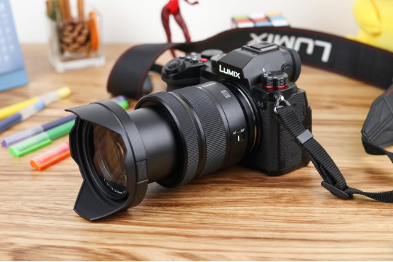 松下LUMIX S5掛機頭？當(dāng)然是LUMIX S 20-60mm