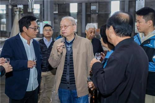 ?就在秋糖前，一批白酒泰斗密集調研了江小白