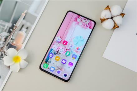 vivo X27憑實力說話，五個理由說服你，你和網(wǎng)紅就差一臺它