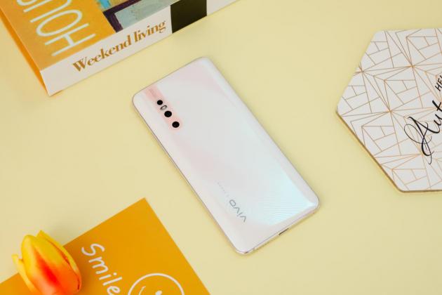從此和挖孔屏說再見，vivo X27帶你領略真全面屏的魅力！