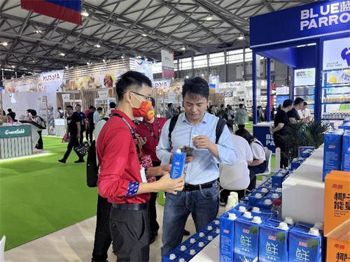 以“椰”為媒 引領(lǐng)消費(fèi)新風(fēng)尚-南國食品亮相上海中食展