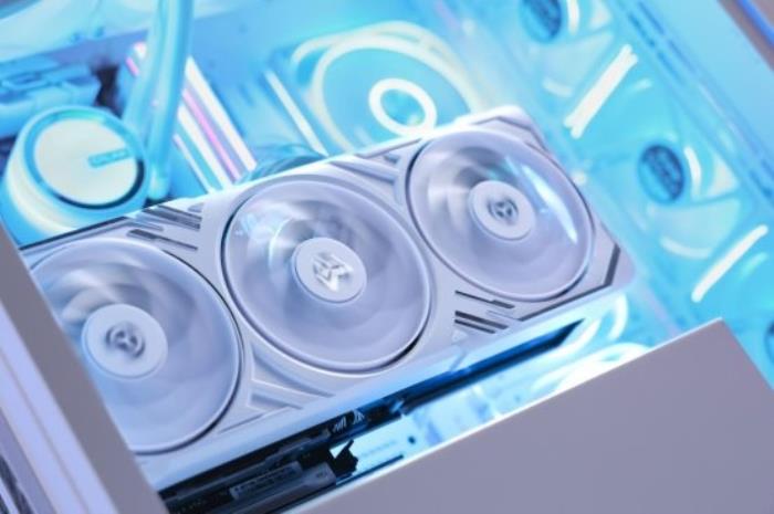 支持DLSS4，影馳 RTX 5080 金屬大師OC評測