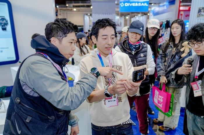 HUAWEI WATCH Ultimate非凡探索系列矚目亮相2025上海國(guó)際潛水展，科技賦能極境探索